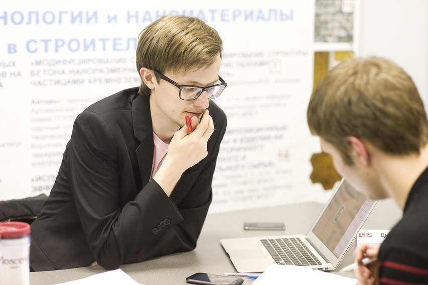 Дмитрий Провоторов консультирует предпринимателей на Earlydays.